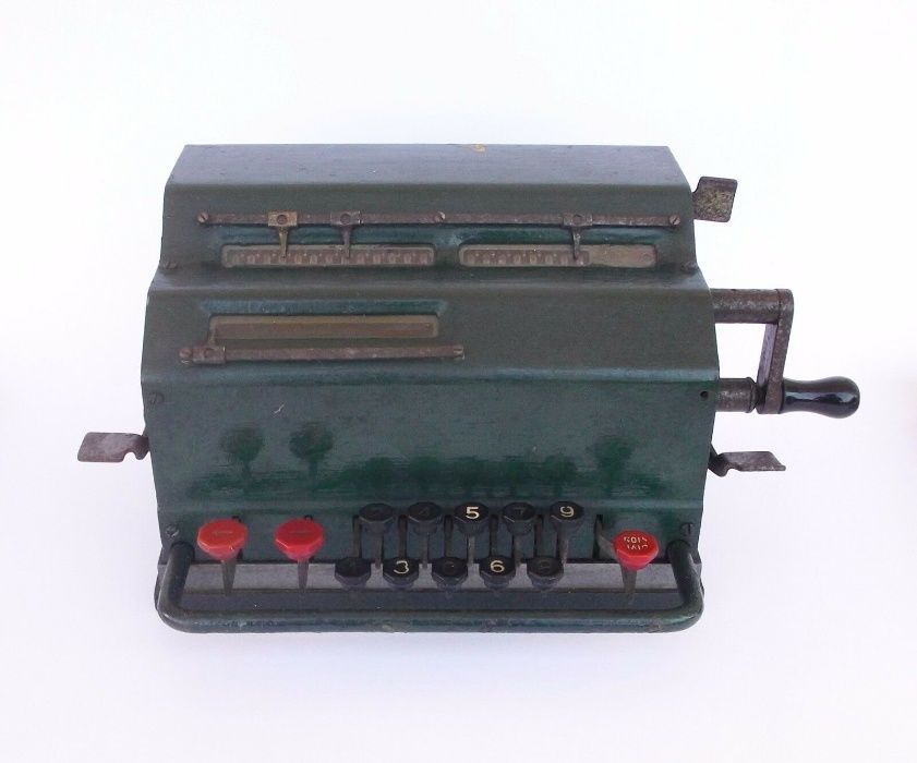 Antiga calculadora mecânica Facit