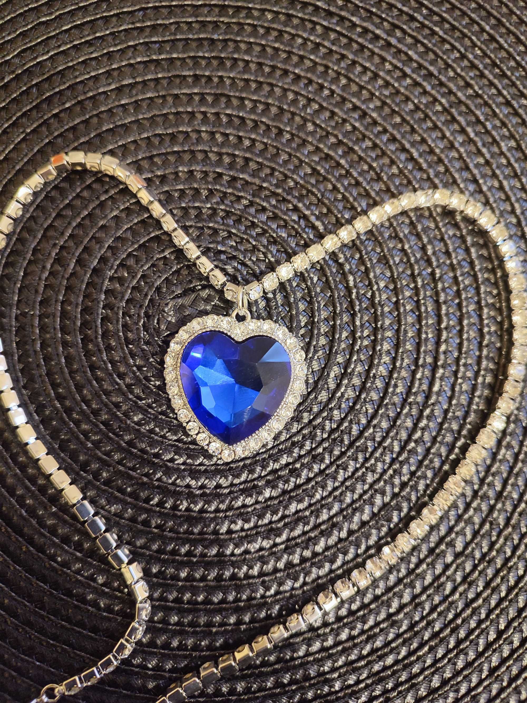 Niezwykły prezent serce cyrkonia piękny naszyjnik wyjątkowy design