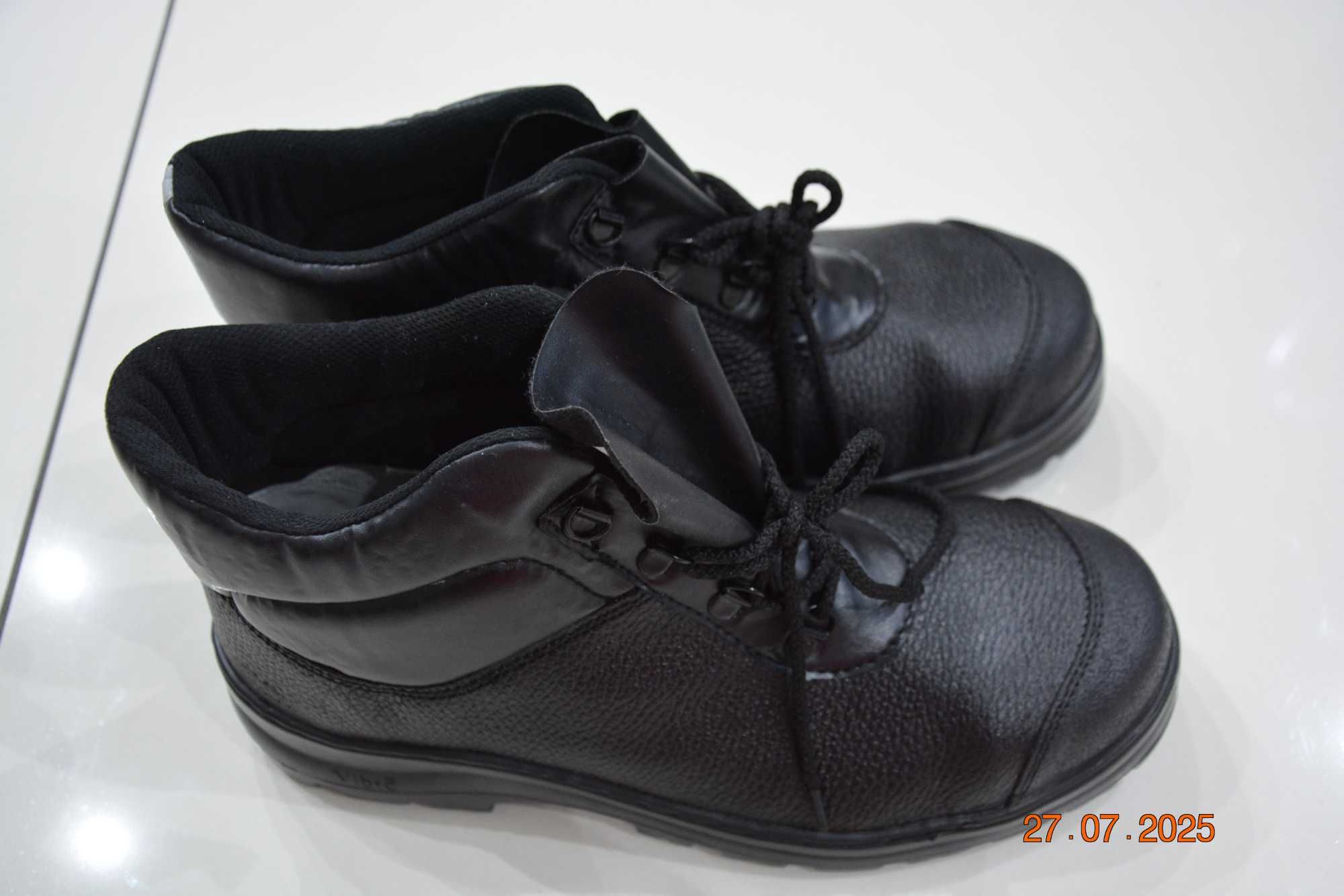 Buty robocze bezpieczne z metalowymi noskami Trzewiki robocze NOWE