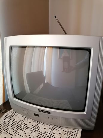 Televisão modelo antigo