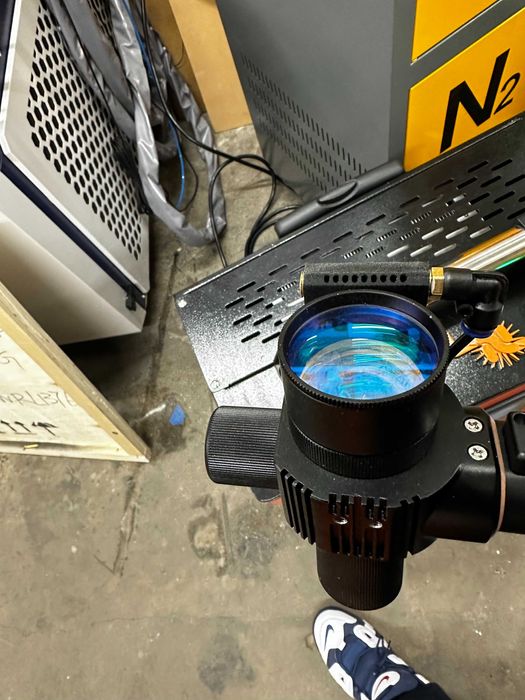 Pulsacyjny laser czyszczący LNT 300W 15mJ top hat JPT Mopa cena brutto