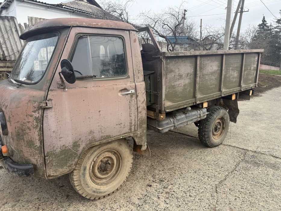 УАЗ бортовий в хорошому стані