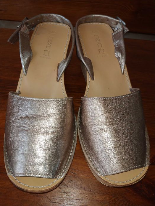 Золоті весільні шкіряні босоніжки NEXT на корковій платформі 40 розмір