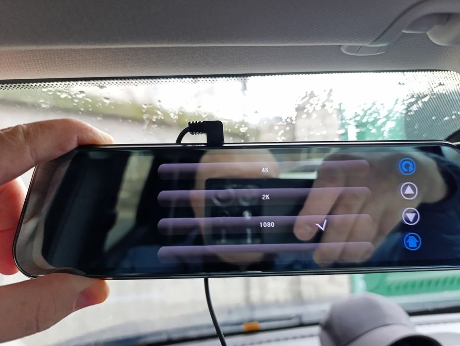 Продам видео регистратор зеркало 11 дюймов , 4к изображение, полный