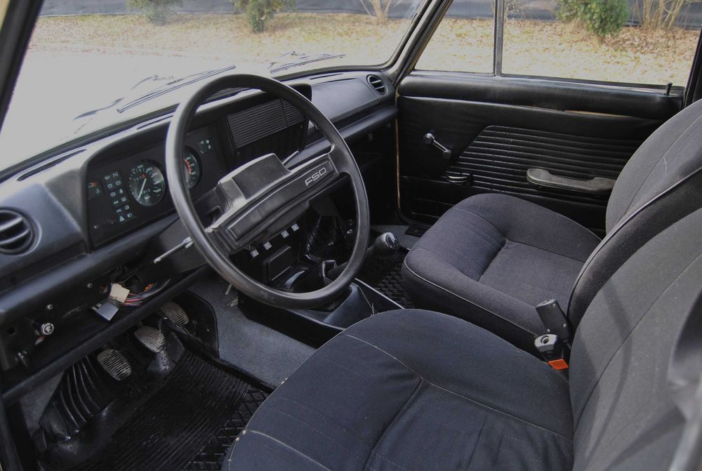 Wynajem ŚLUBNY, EVENTOWY, PRYWATNY Fiat 125p w kolorze kości słoniowej