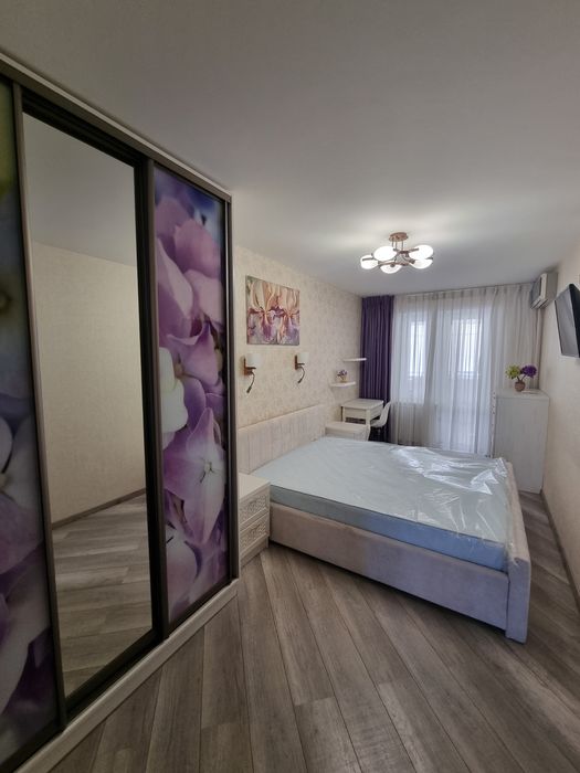 Шикарна 3к з ремонтом та  видом на Дніпро, Сонячна набережна.  ТОРГ!