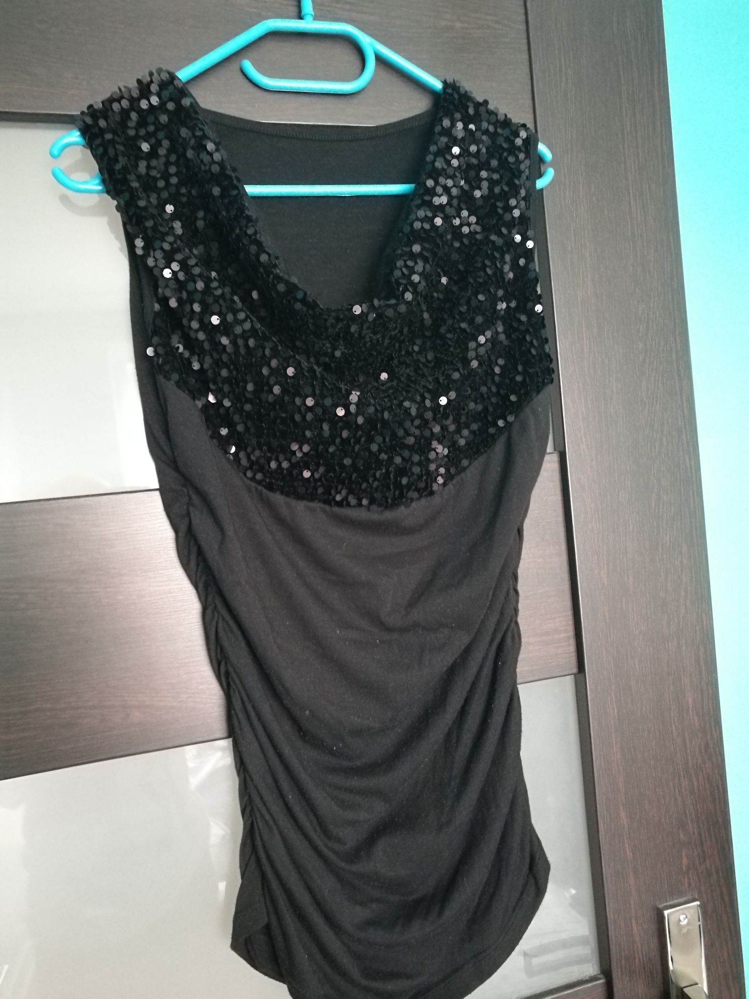 Czarna bluzka z cekinami, dekoltem, na ciążowy brzuszek, rozmiar 36-38