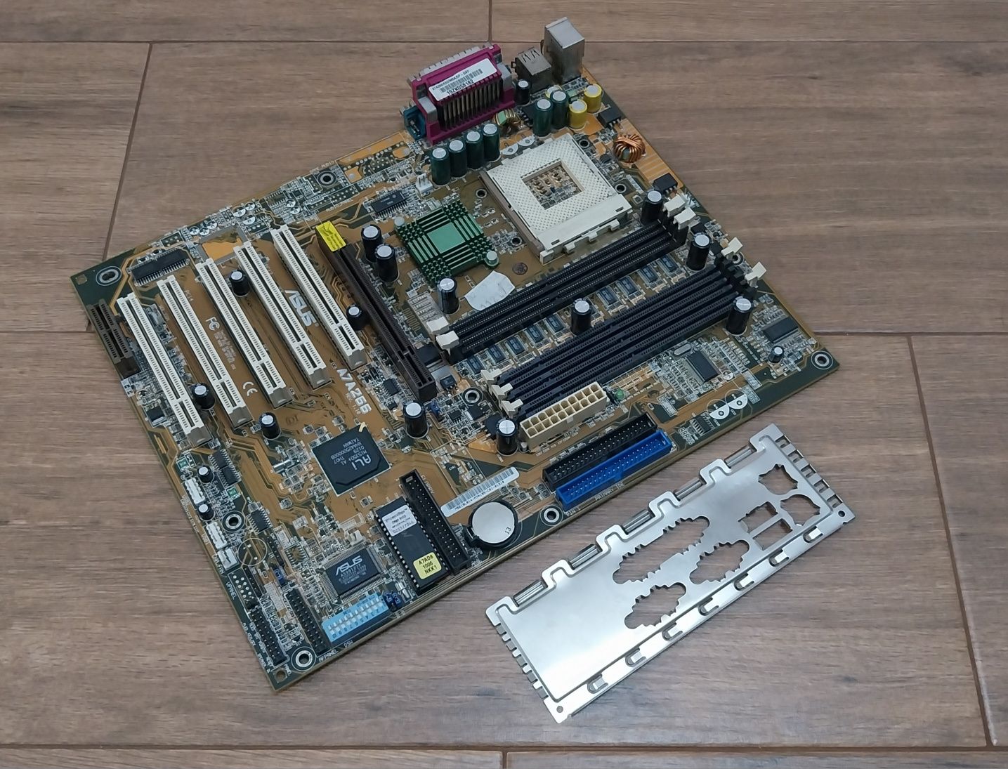 Motherboard Asus A7A266 para socket A/462 da AMD