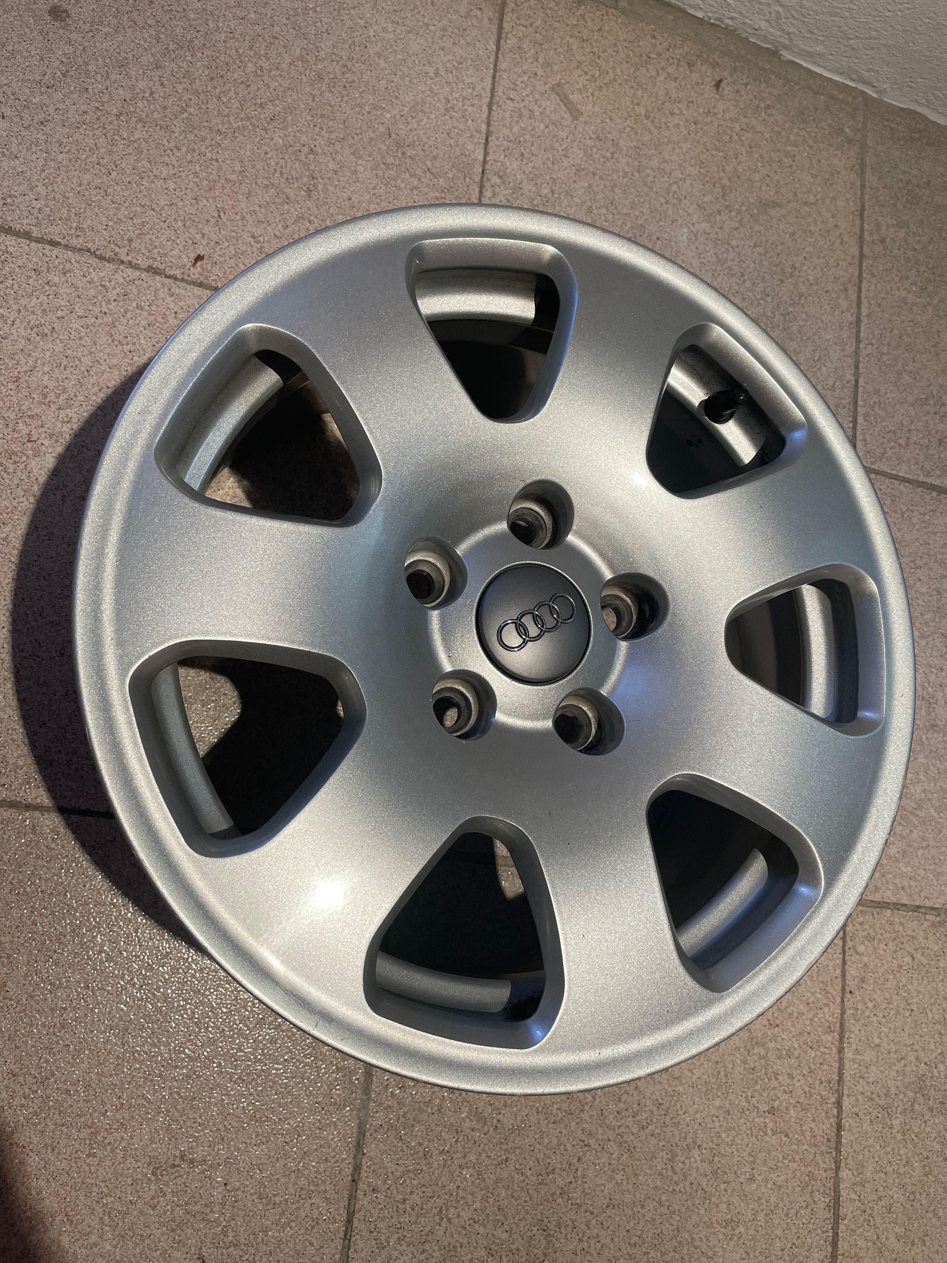 4 Jantes Audi A4 7Jx15 H2 ET39 como NOVAS