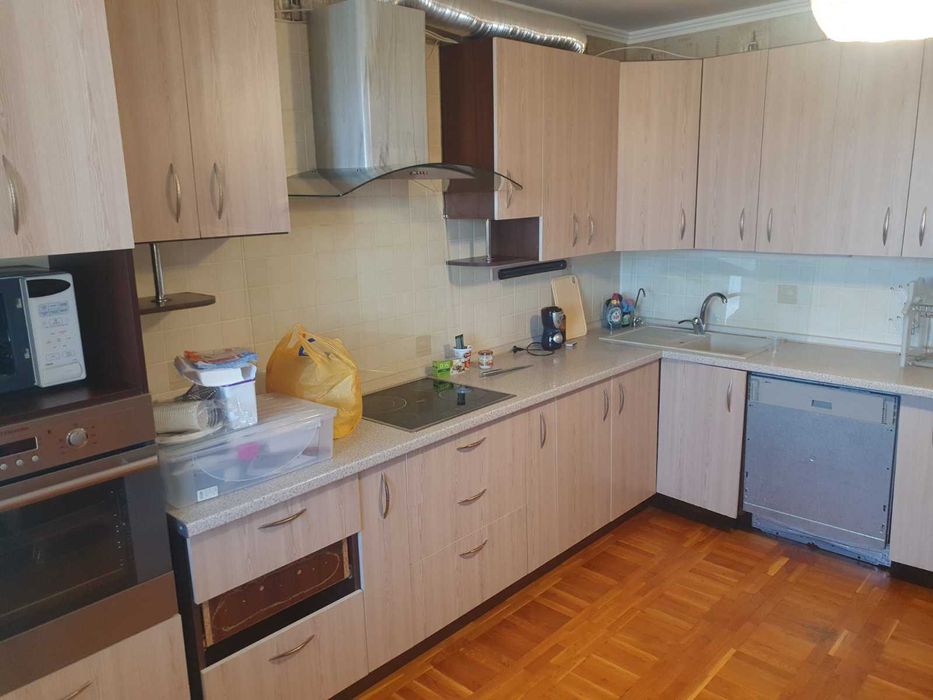 Продаж 3-к квартири
