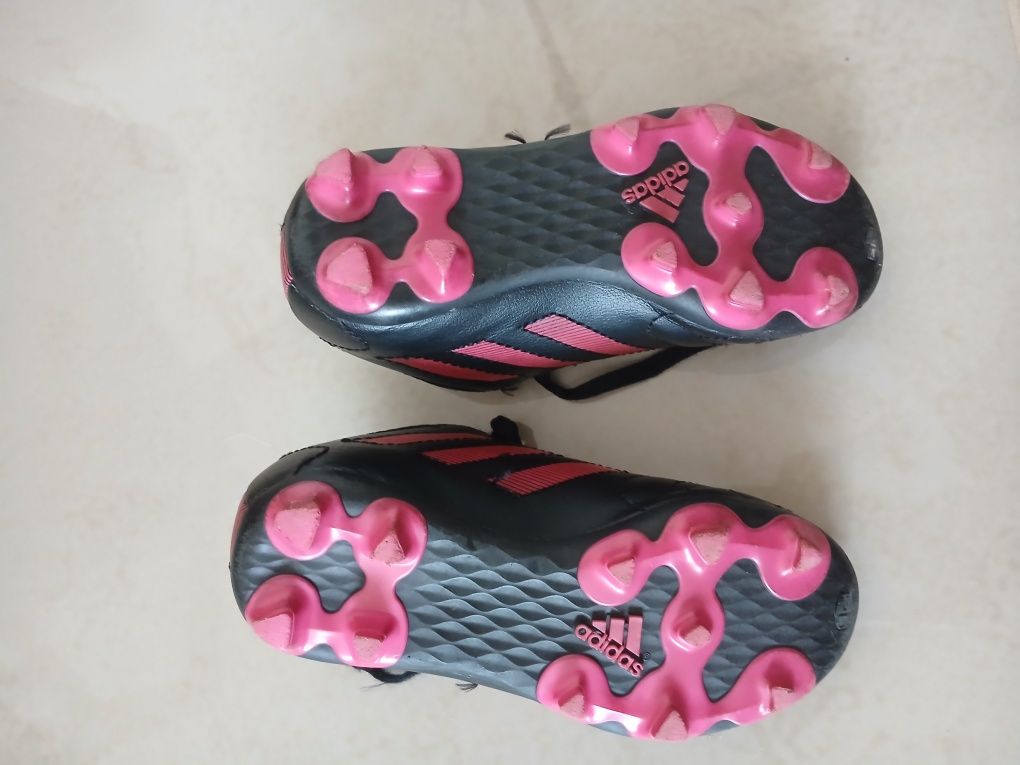 Chuteiras de criança: Adidas N°27