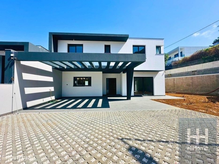 Moradia Geminada T3 - São Roque, Funchal