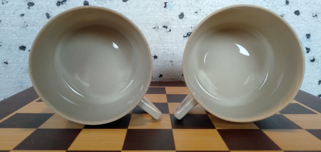 Dwie filiżanki sygnowane porcelit Chodzież