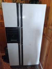 Side-by-side.Професійний американський двох дверний холодильник