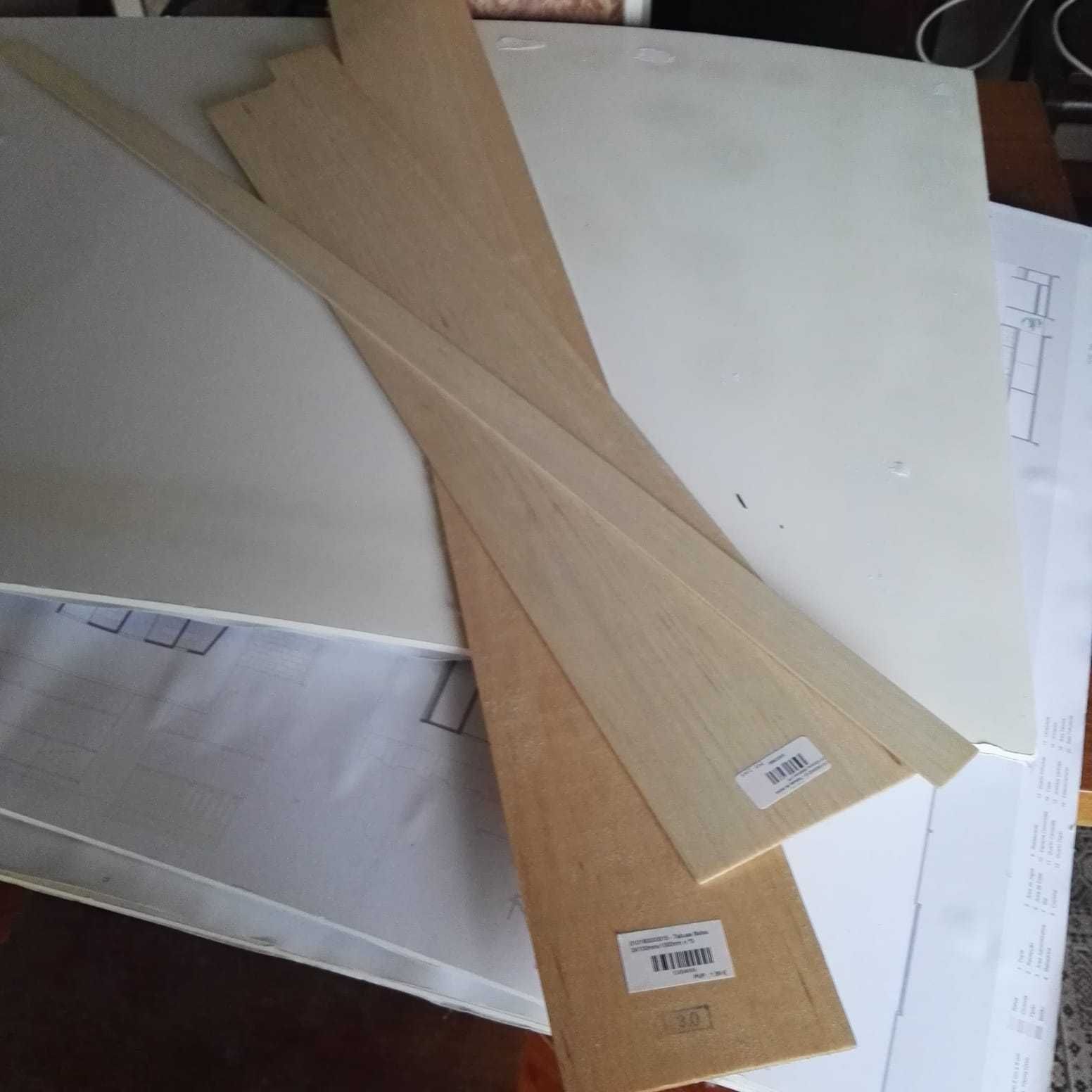 Maquetes: cartão, esferovite, k-line, bristol, cartolina madeira balsa