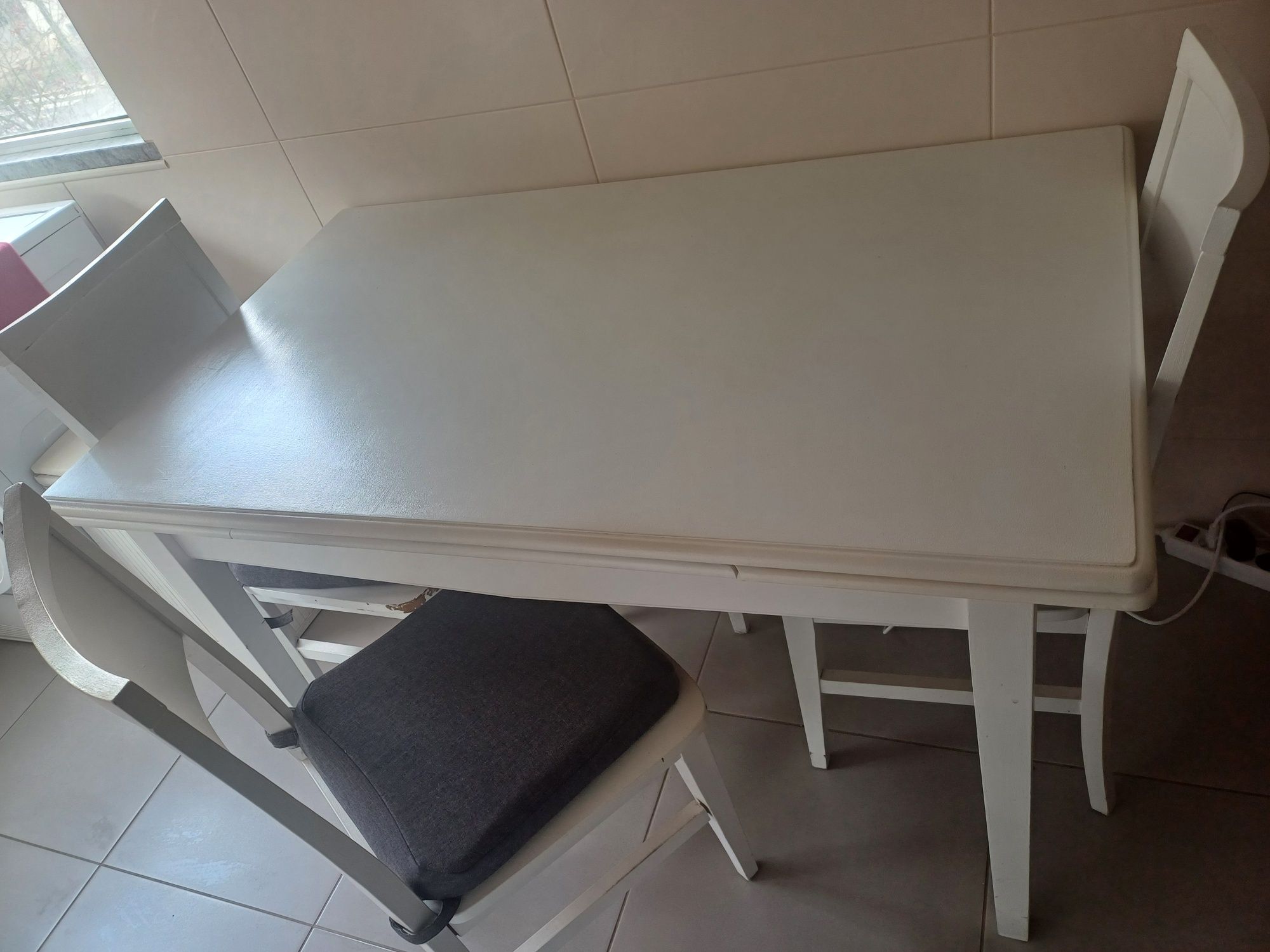 Mesa de cozinha extensível para 6 pessoas