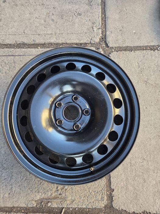 Оригінальні стальні диски з ковпаками r17, 5×112, Volkswagen Tiguan.