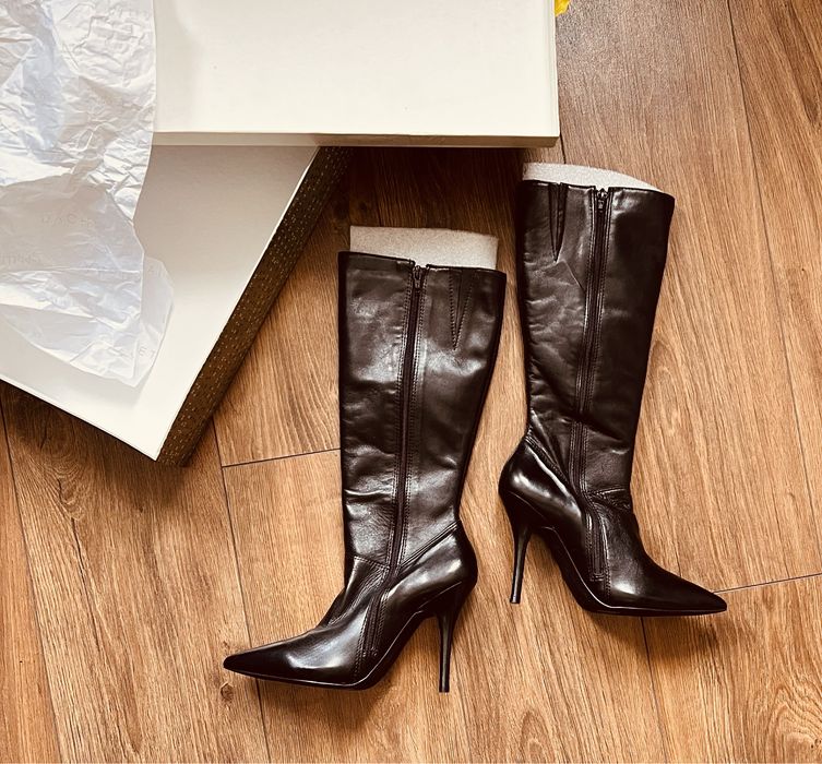 Женские сапоги , Brazil , новые в коробке , натуральная кожа .