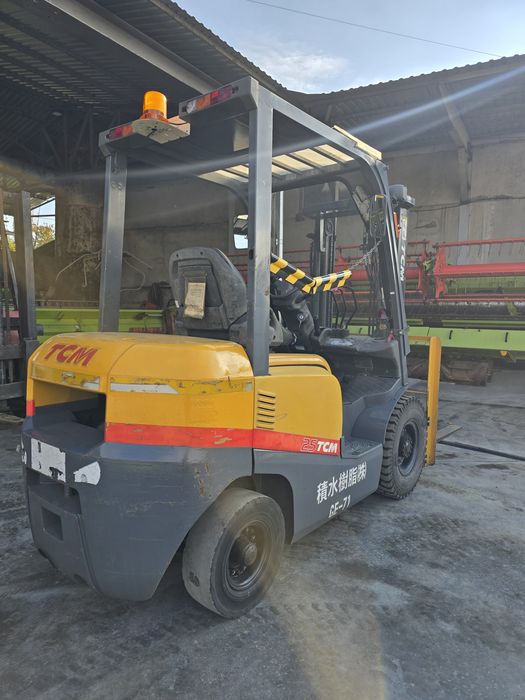 Навантажувач ТСМ 2.5 ТОННЫ грузоподъемность.