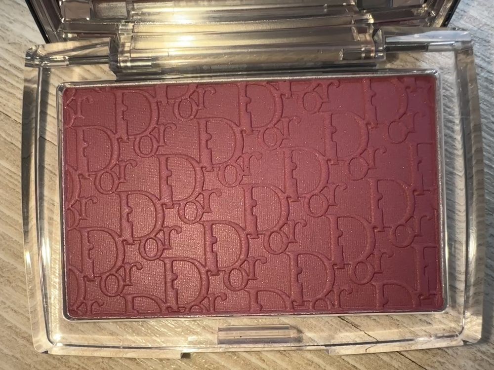 Продам румяна от DIOR оттенок 006 BERRY