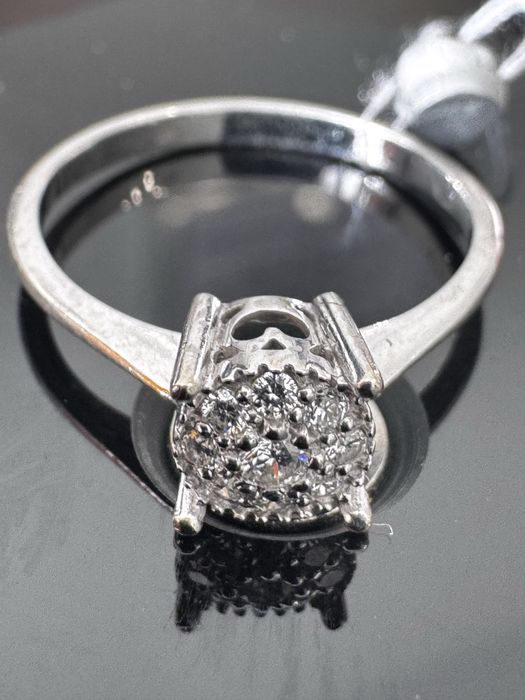 Сияющее золотое кольцо  с бриллиантами  р.16 0,54ct