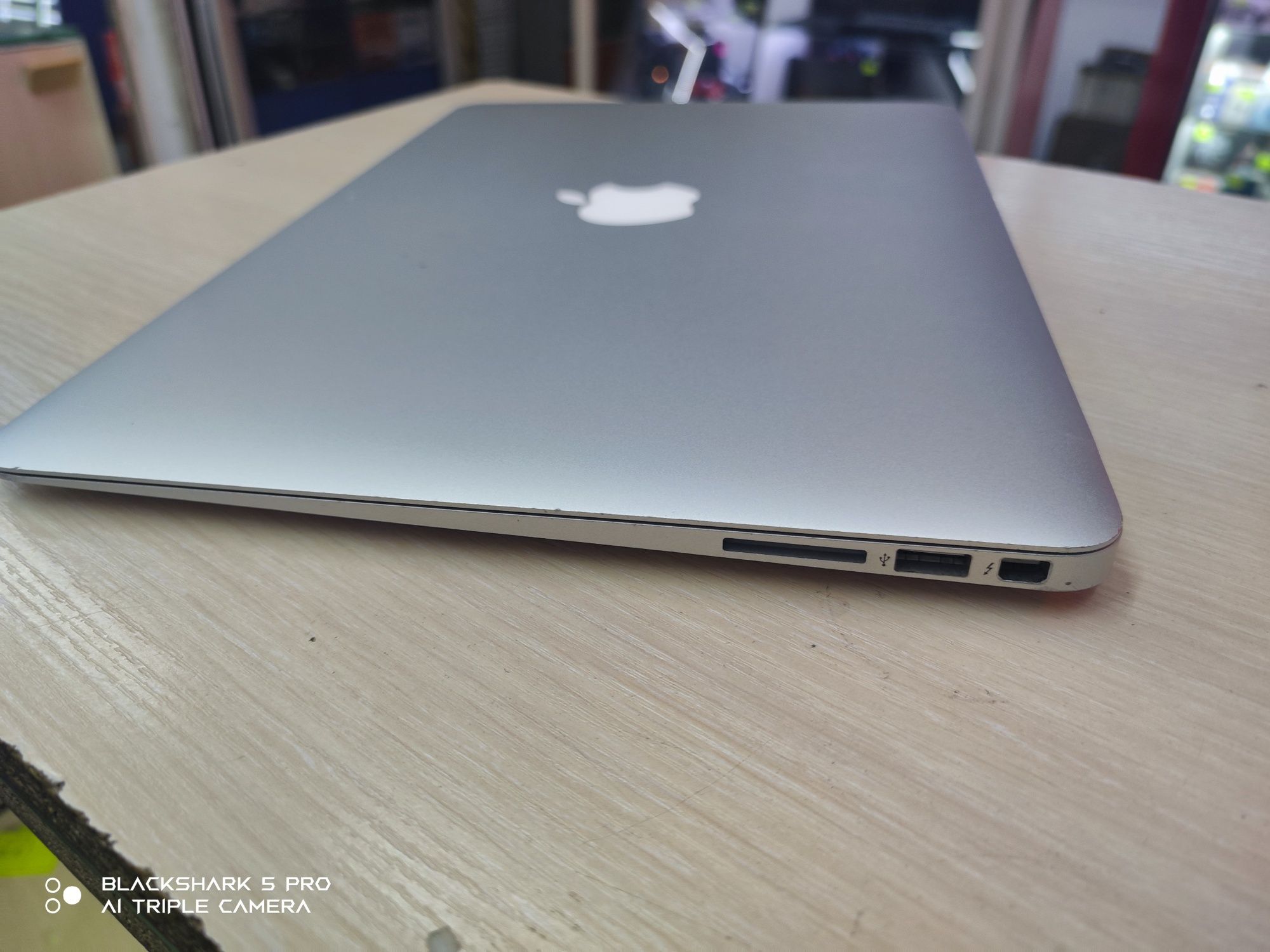 Macbook air 13 2017 i5/8gb /128gb