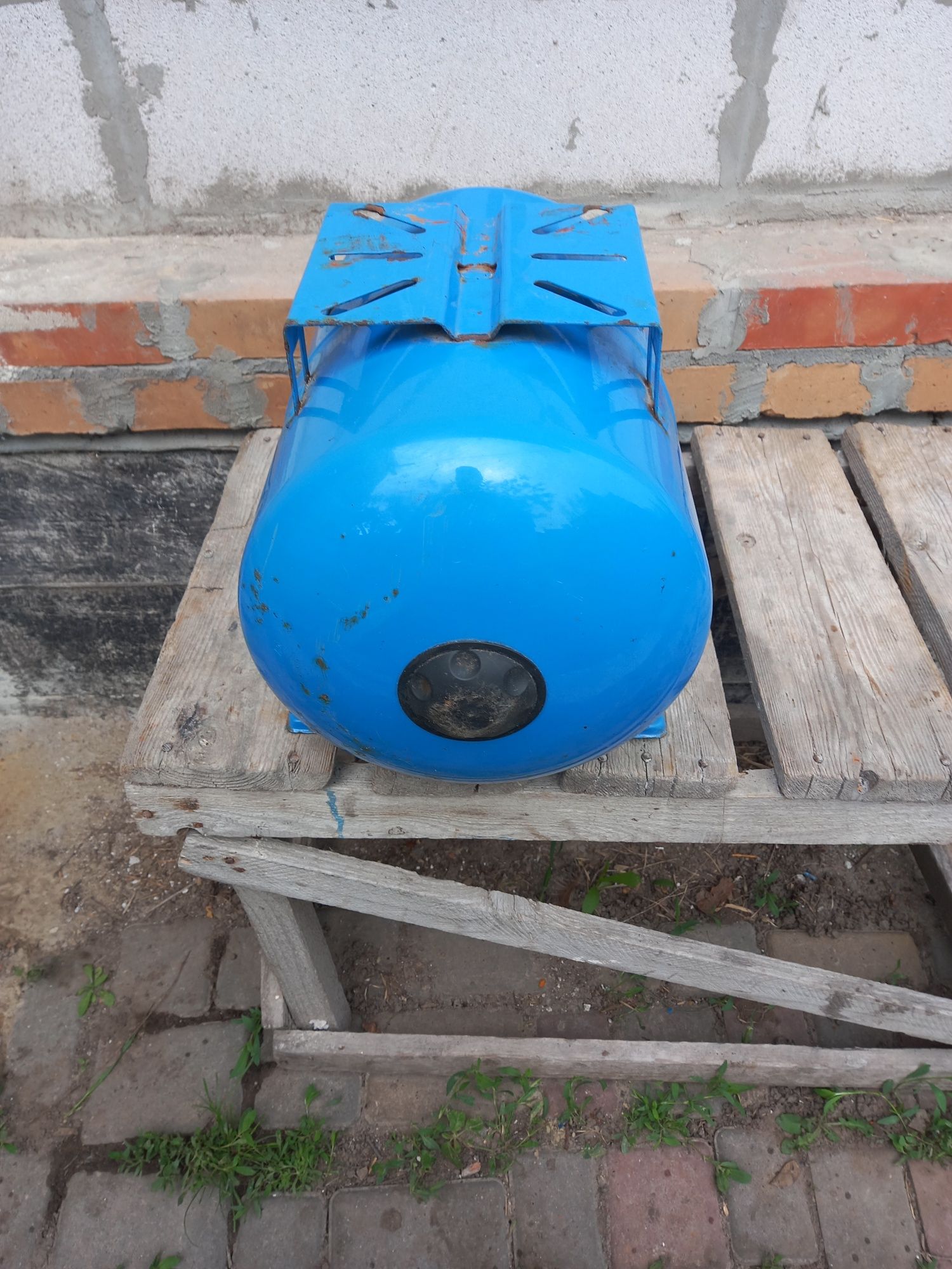 Продам бак для водяної станціїї