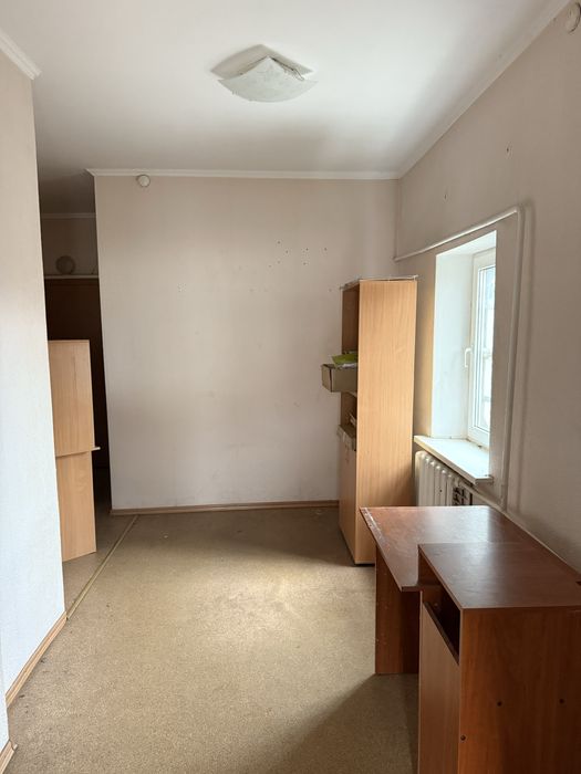 Продам офісне приміщення , червона  лінія!