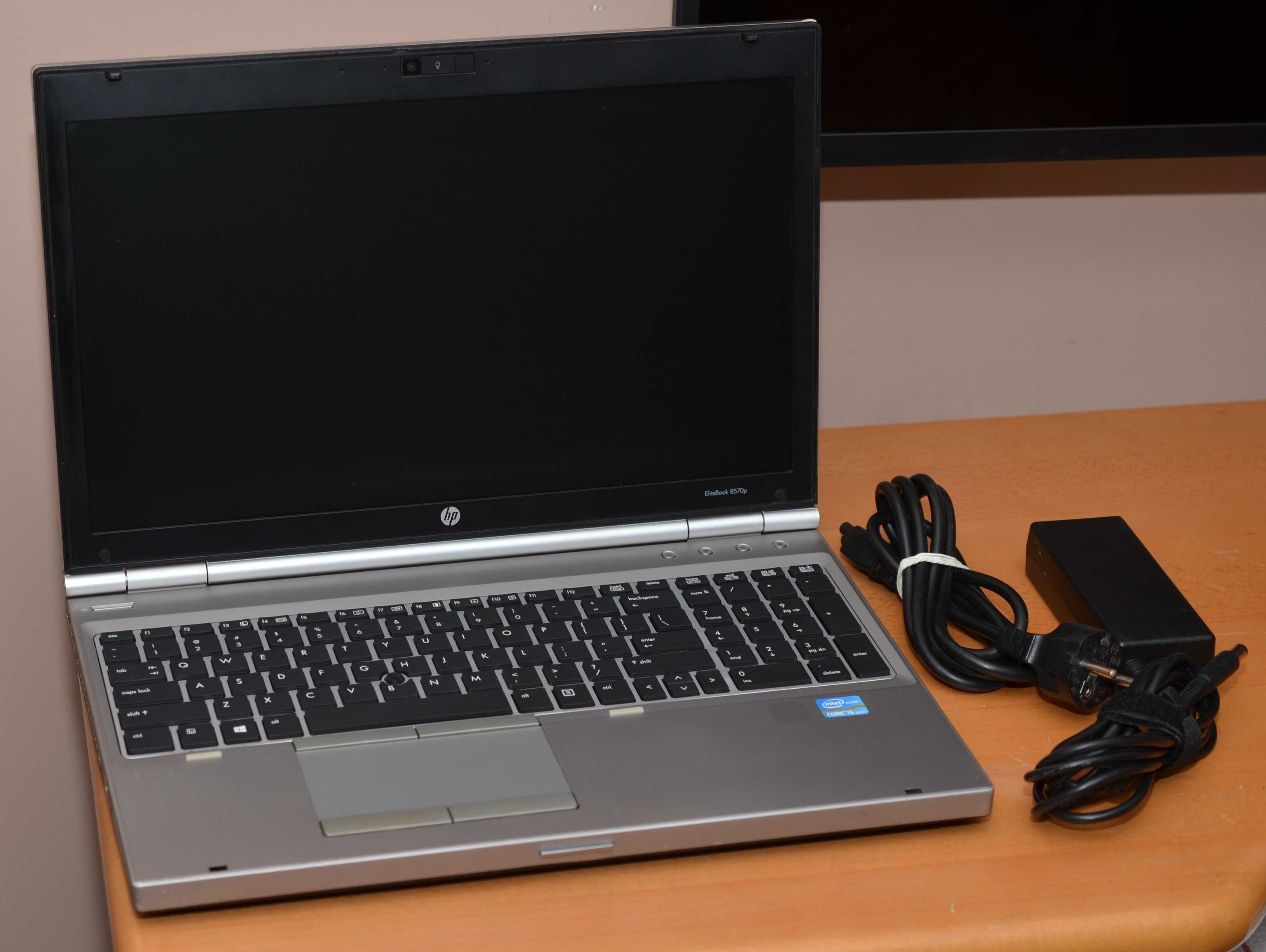 HP EliteBook 8570p laptop i5-3320M 8GB DDR3 ATI HD7570M 1GB SSD 240GB