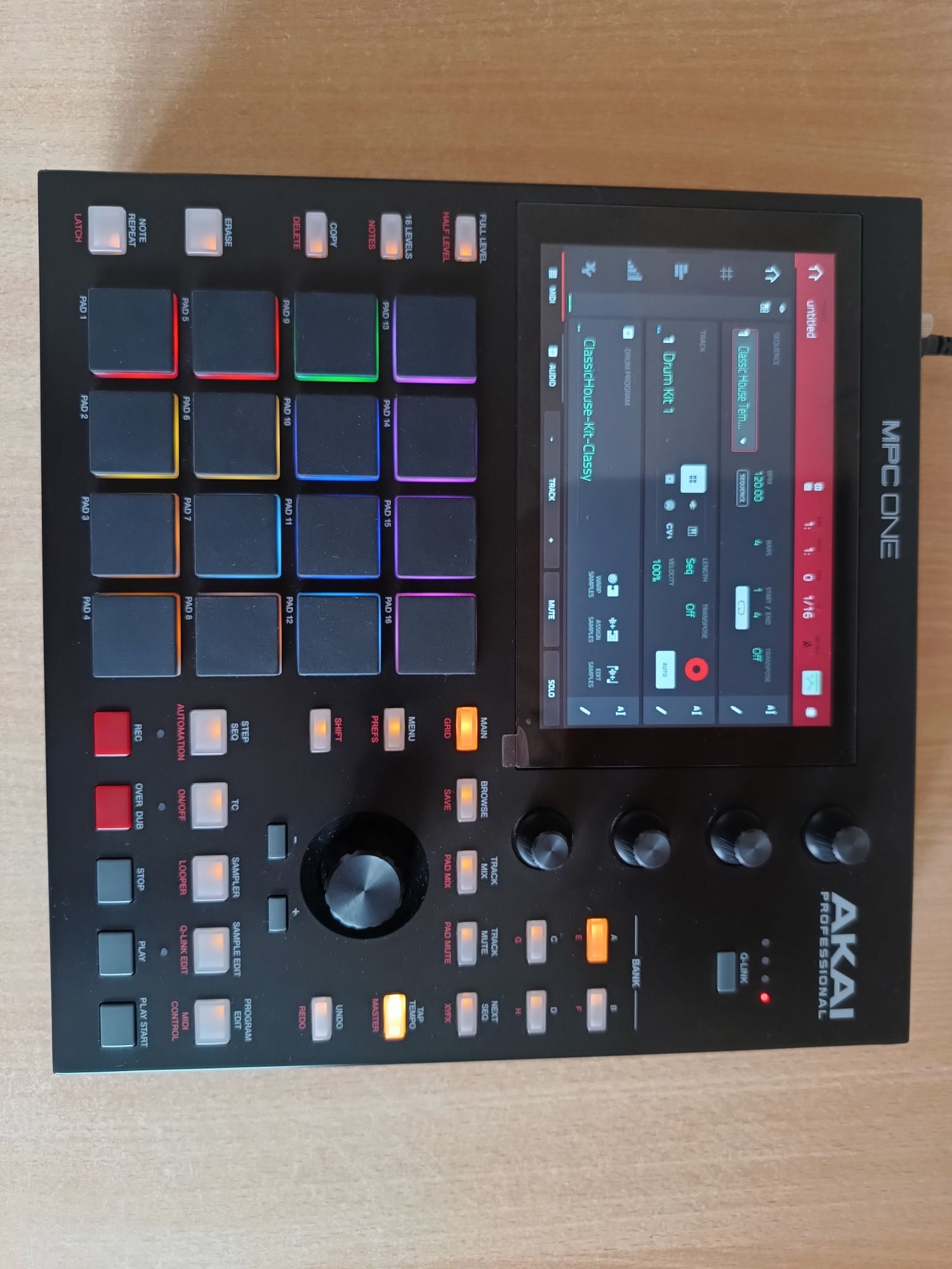 Akai   mpc   one