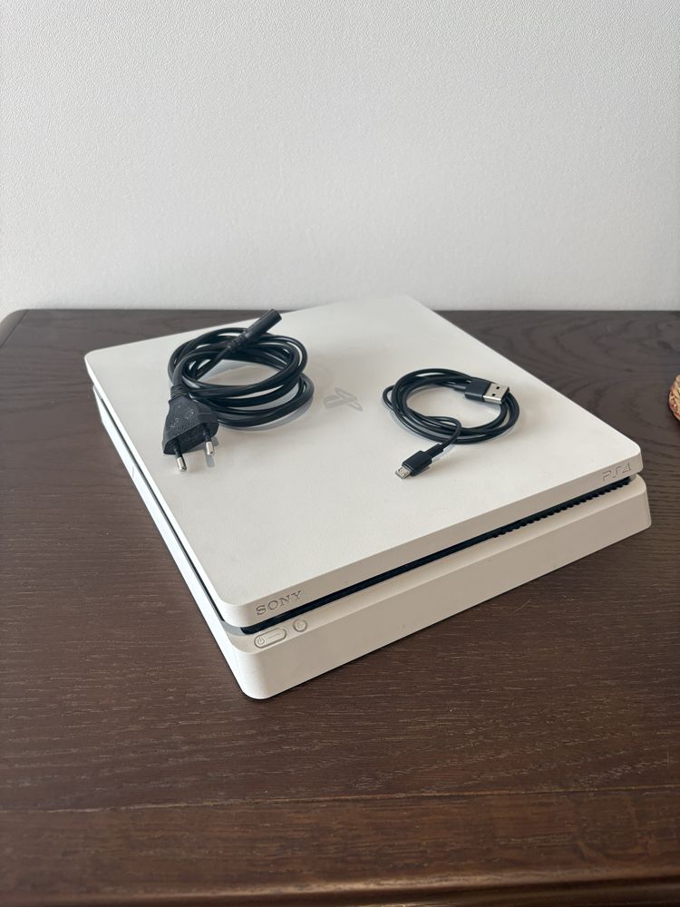 Ігрова приставка PS4 slim 500gb white