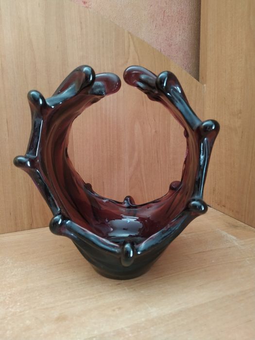 Продам стеклянную вазу.