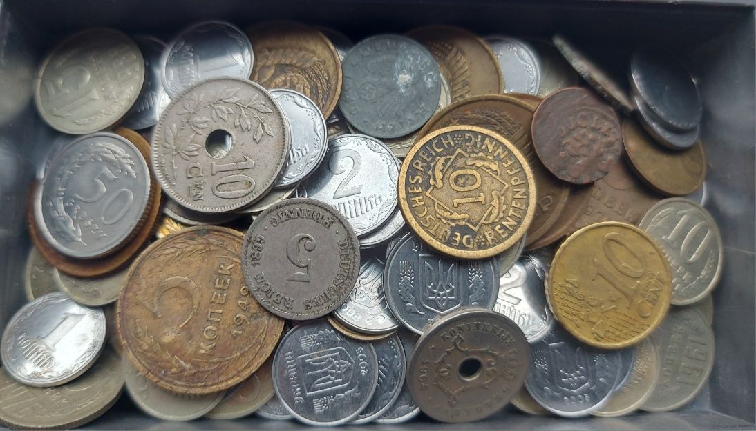 Коробок монет мира 100 монет 1900 – 1990 годов