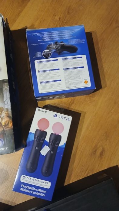 Konsola PS4 dysk 1Tb, zestaw VR gogle, AIM Control