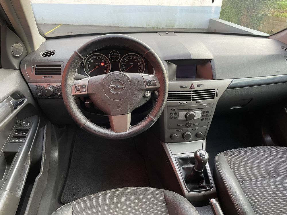 Opel Astra H/ Caravan/ OPC line