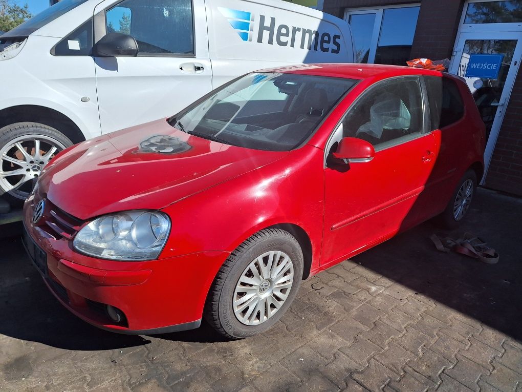 Golf 5 2008rok zderzak kompletny z halogenami  LY3D