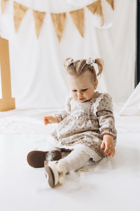 Сукня на річок з рюшами