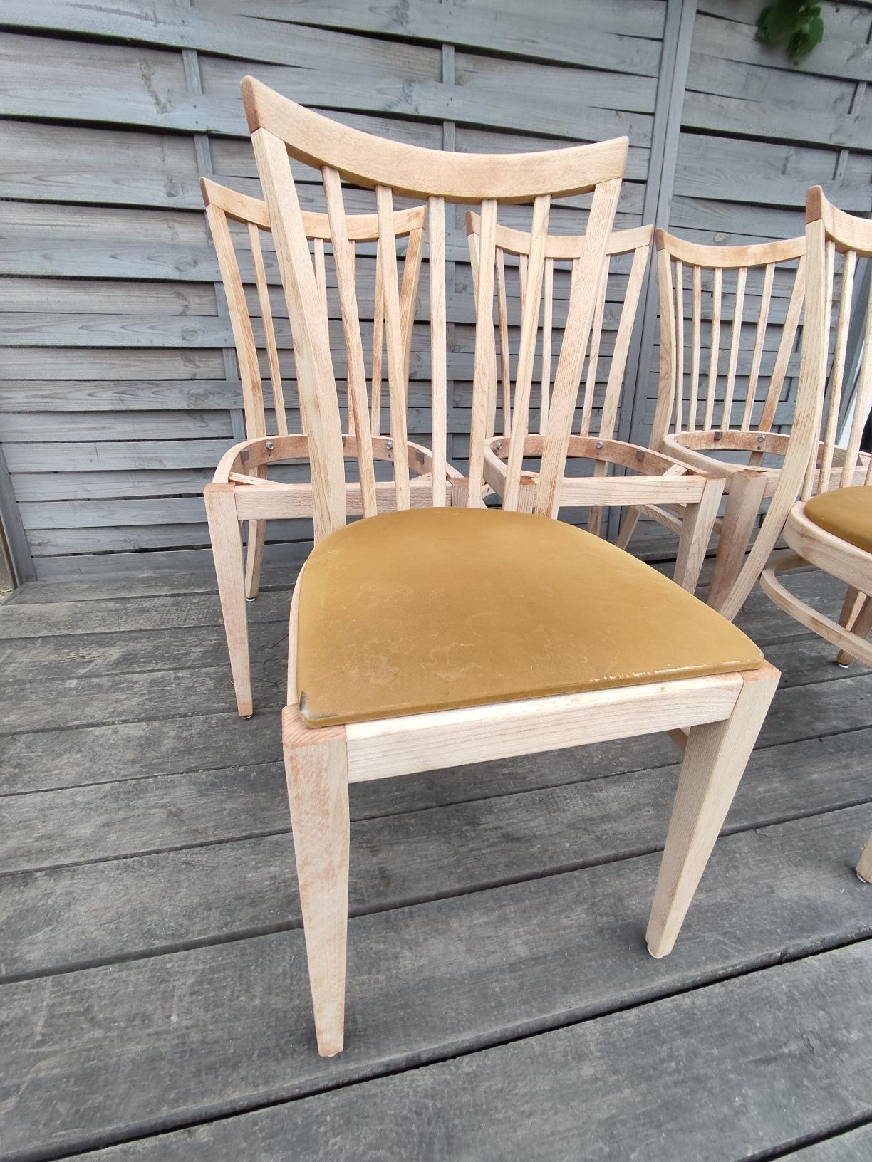 Krzesła drewniane szlifowane Fameg Radomsko dostępne 50szt.