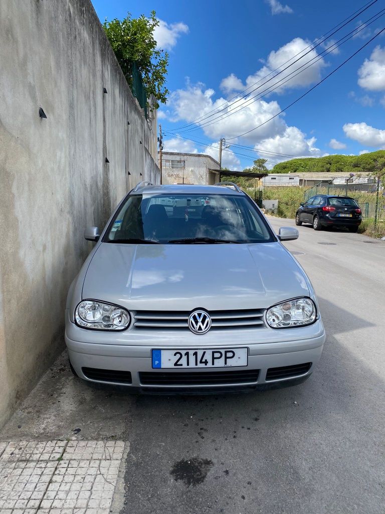 Golf variant 1.4 2500€