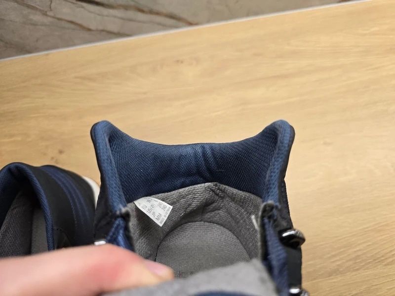 Buty Helly Hansen za kostkę rozm. 39 skórzane zimowe