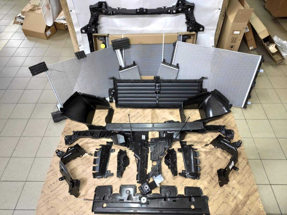 Audi RSQ8 SQ8 SQ7 Патрубки системи охолодження впускний колектор Ауді.