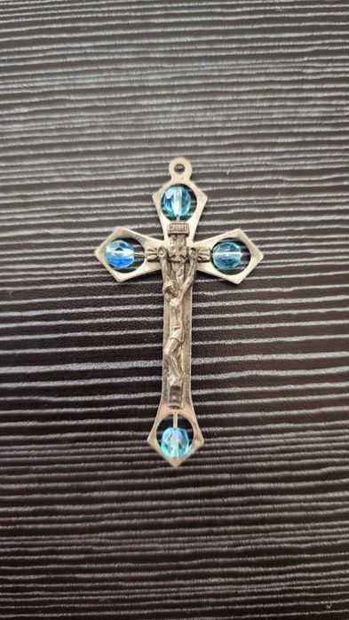 Sprzedam krzyżyk crucifix