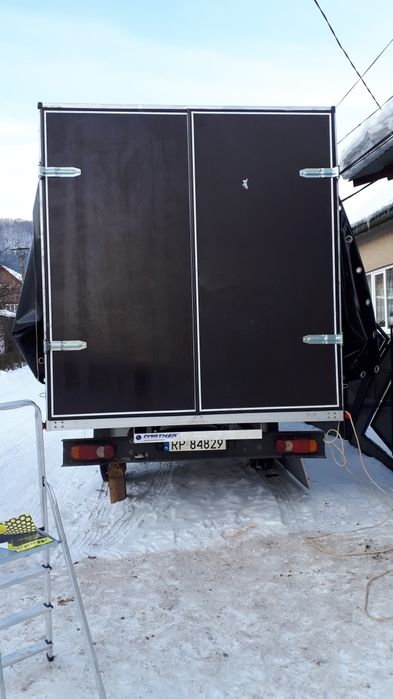 Задній тент на двері. Виготовлення авто дверей до причепів та пландек.