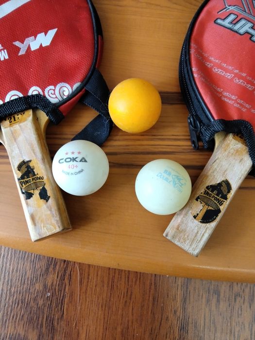 Теннисные ракетки PING PONG Китай. 1977 г. Чехлы для ракеток и шарики.