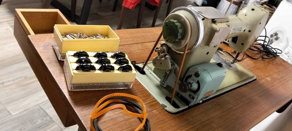 Maquina Costura Oliva (adaptada)