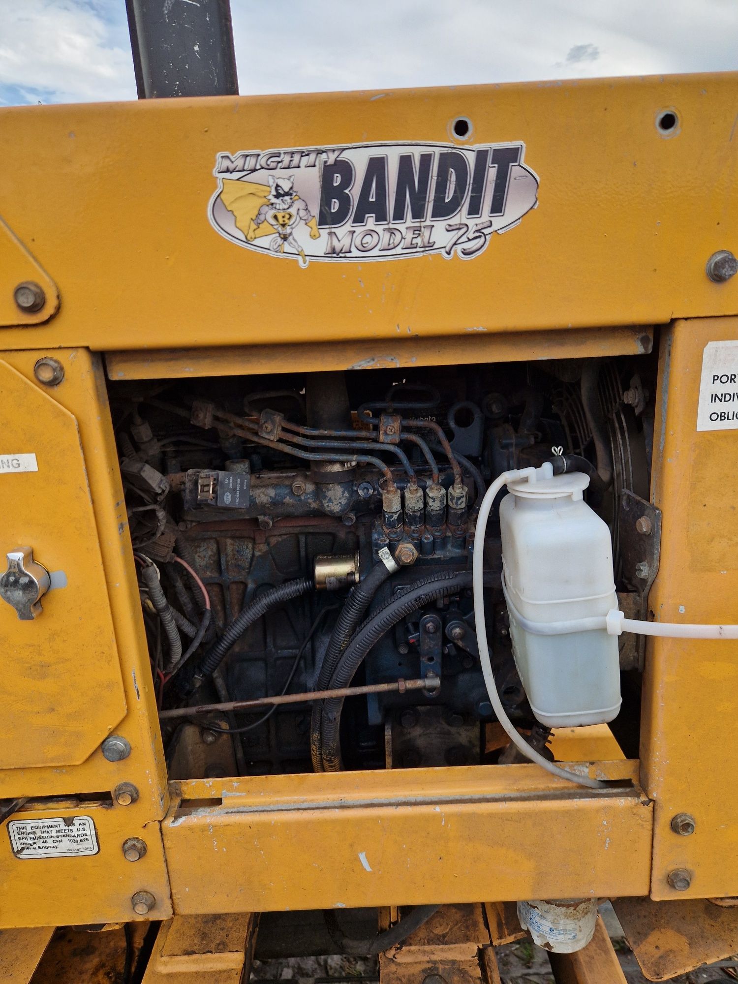 Rębak Bandit 75 XL
2012 r
Masa: 1260 kg 

Wystawiam fv VAT 23% Podana