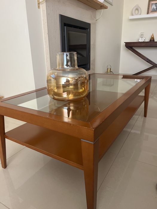 mesa de centro retangular cerejeira maçiça tampo de vidro