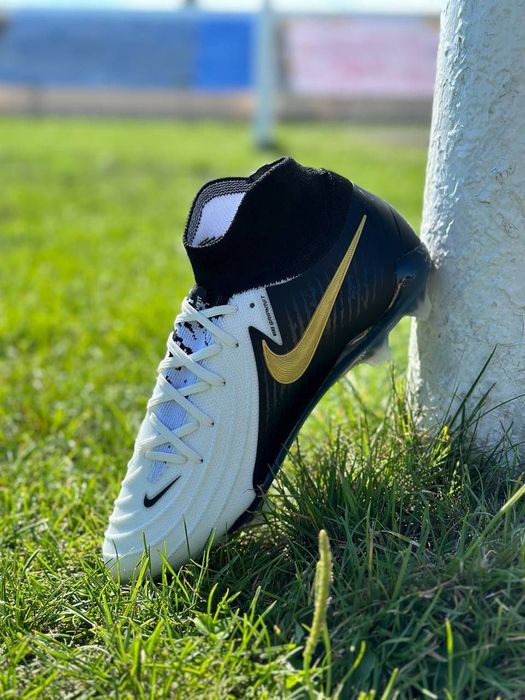 Бутси Nike Phantom Luna GX2