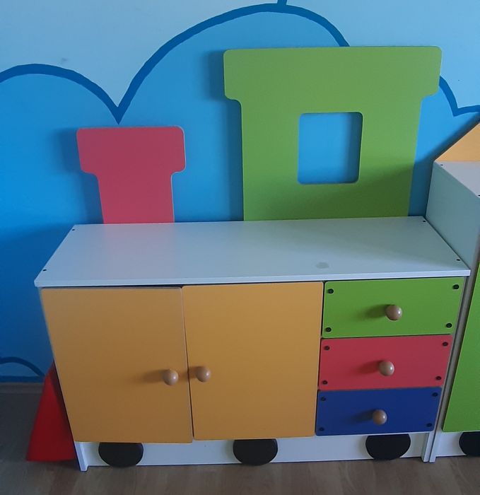 Meble dziecięce kolorowe lokomotywa