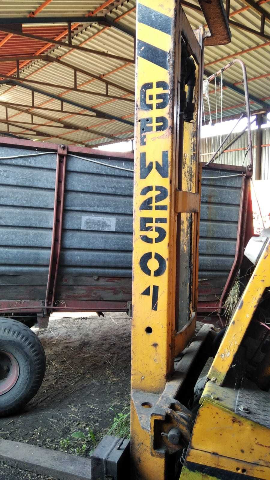 Wózek widłowy GPW 2501